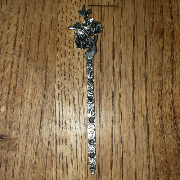 Silver Cherry Blossom Floral Hair Stick Accessory Bodkin Kanzashi Binyeo - Picture 10 of 13